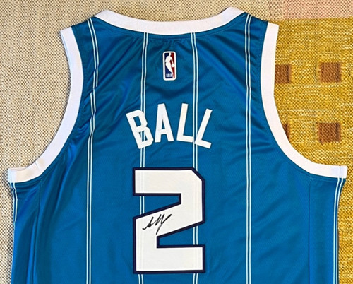Lamelo ball signed autograph - lamelo,