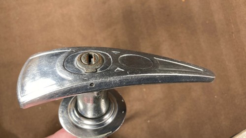 Vintage exterior door - door, locking