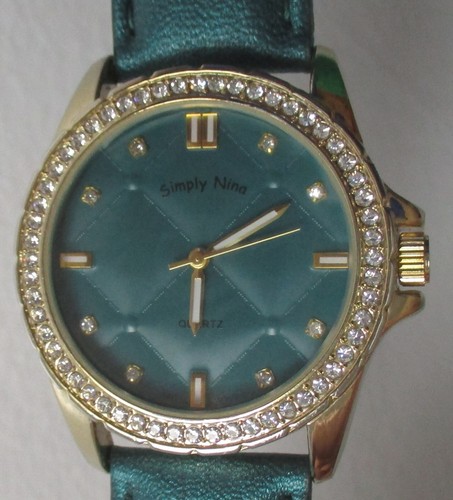 Quartz wristwatch rhinestone - quartz,