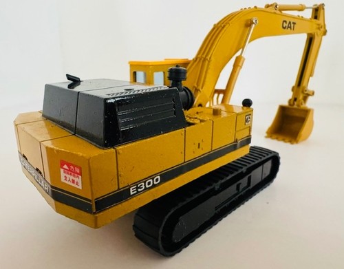 Caterpillar e300 - 1:48,
