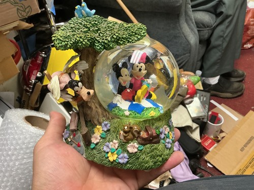 Mickey minnie mouse - snow, globe