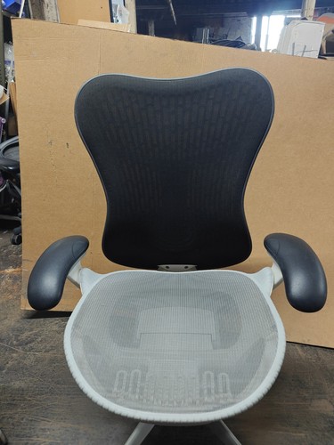 Herman miller mirra desk - herman,