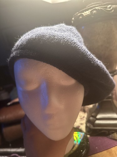 Medium hand knitted beret - hand,