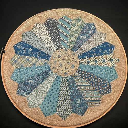 Vintage dresden plate quilt - plate,