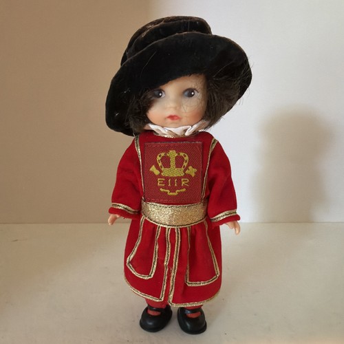 Amanda jane beefeater doll - amanda,