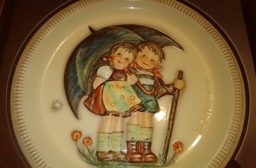 Goebel hummel 1st edition - goebel,