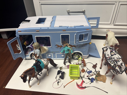 Retired breyer horses trailer - horses,