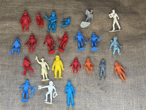 Group vintage plastic 1960s - group,