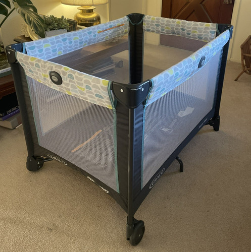 Graco pack play - play,
