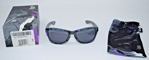 Brand new oakley - brand,
