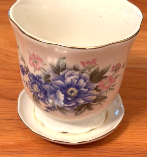 Ceramic planter white with