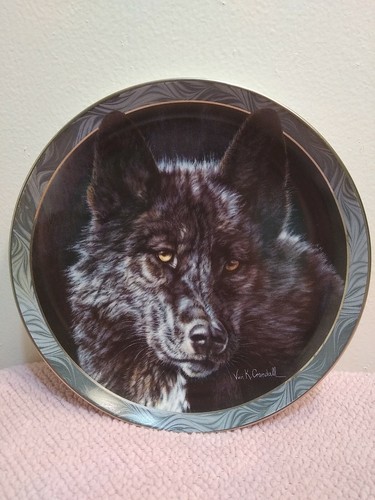 Vivi crandall plate - vivi, wolf