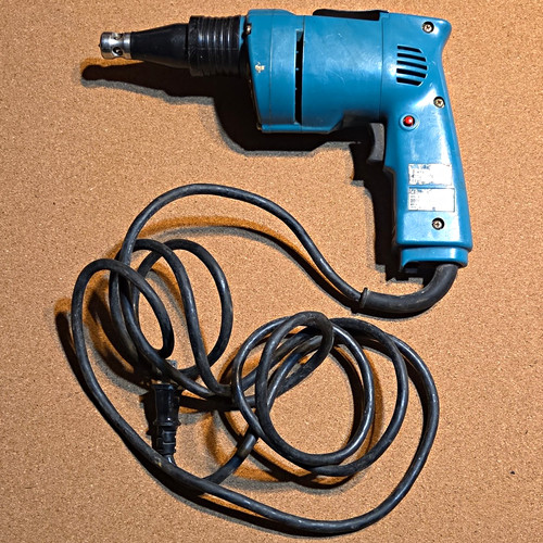Makita corded electric screw - electric,