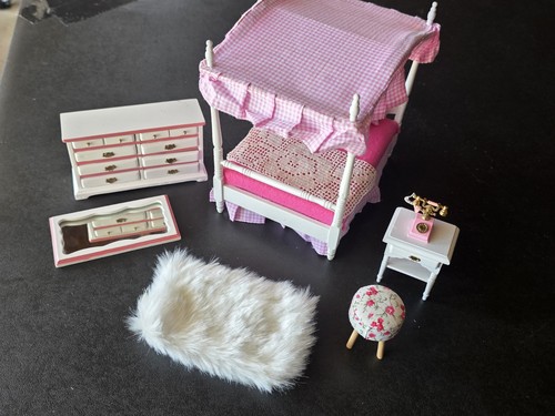 Scale doll house - scale,