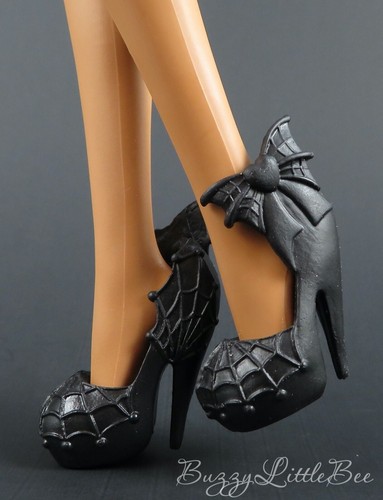 Monster high doll - monster,