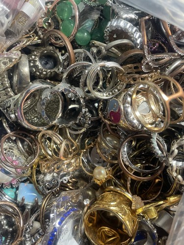 Lot costume jewelry - of, (12)