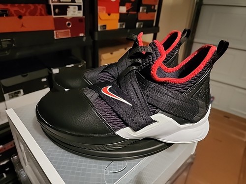 Size nike lebron - 6.5y,