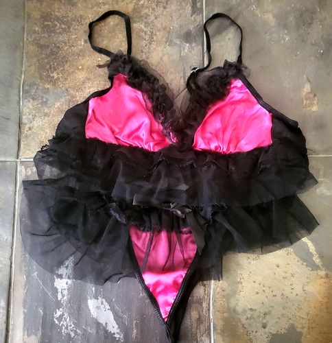 One size raveware - one, plunge