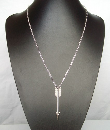 Large arrow pendant silver - large,