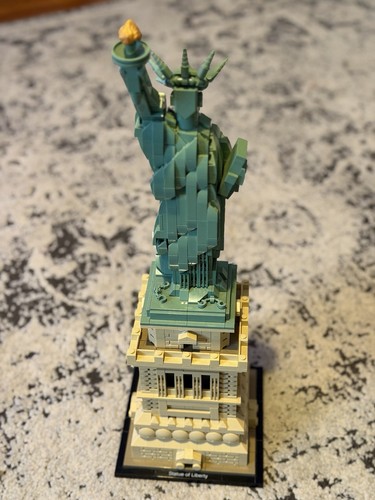 Lego architecture statue of - architecture:,