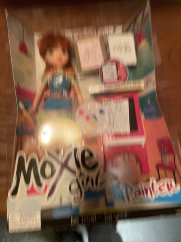 Moxie girlz artist painter - moxie,
