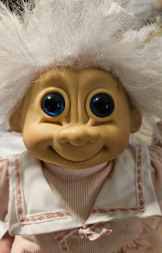 Vintage russ berrie troll - troll, doll