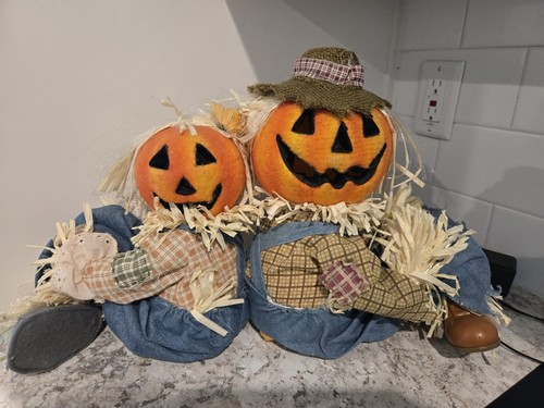 Halloween couple sitting fiber - halloween,