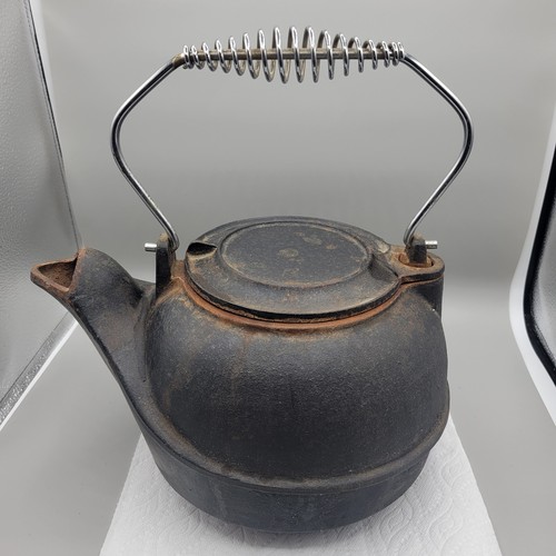 Antique cast iron pot - cast,
