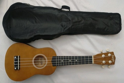 Pacific ukulele natural - -,