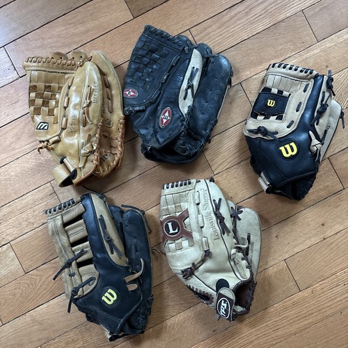 Lot baseball gloves - of,