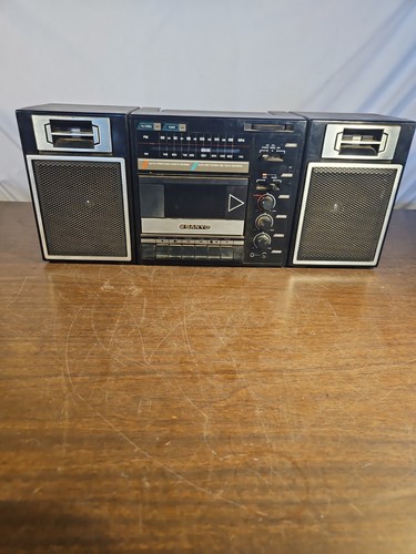 Vintage sanyo m9708 boombox - vintage,