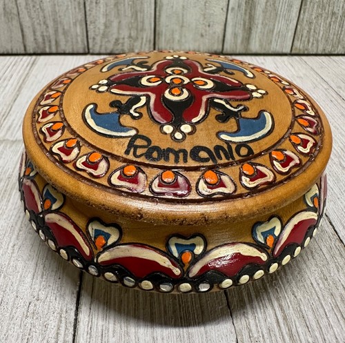 Vtg carved wooden trinket bowl - carved,