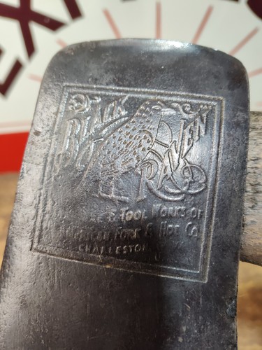 Embossed black raven - black, kelly