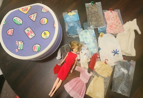 Vintage barbie tressy doll - ,