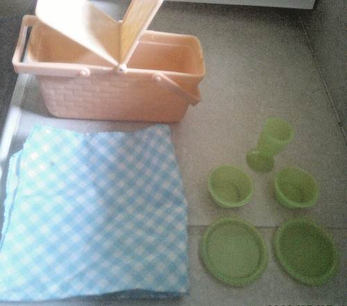 Doll accessory picnic basket - accessory,