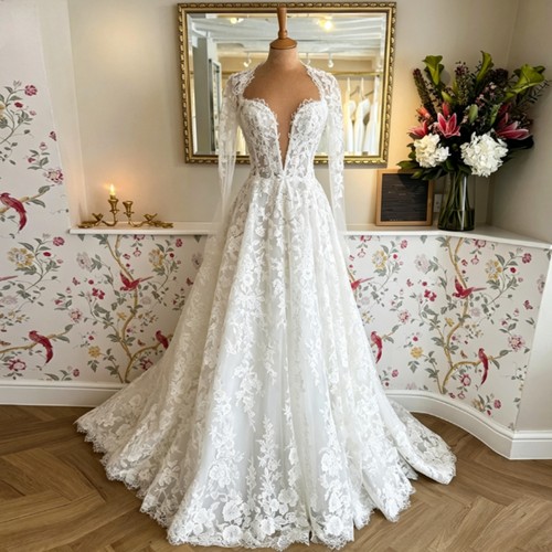 Lace appliques deep neck - appliques, v