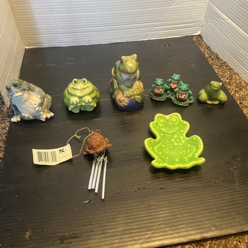 Frog figurine collectibles - figurine,