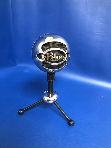 Nice blue microphones - nice, snowball