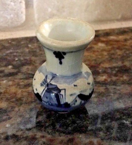 Antique miniature doll - , house