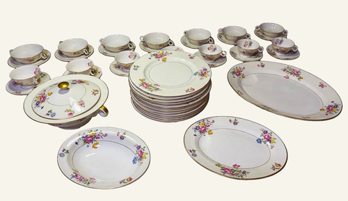Complete place setting - complete,