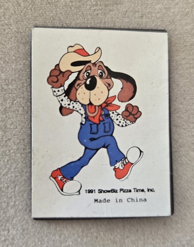 Small vintage showbiz pizza - small,