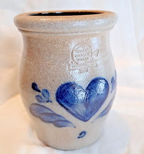 Vintage stoneware crock - vintage, blue