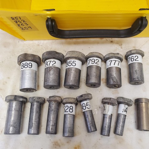 Lot assorted knurled - of,