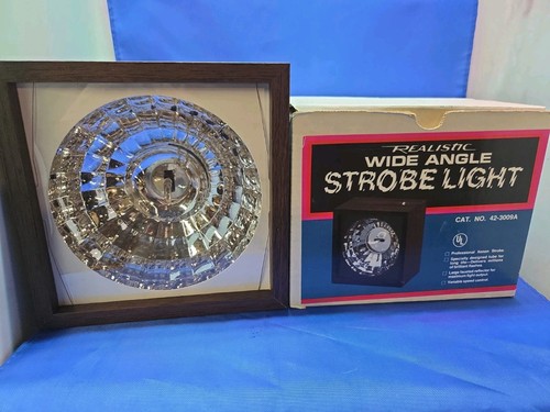 Vintage strobe light realistic - vintage,