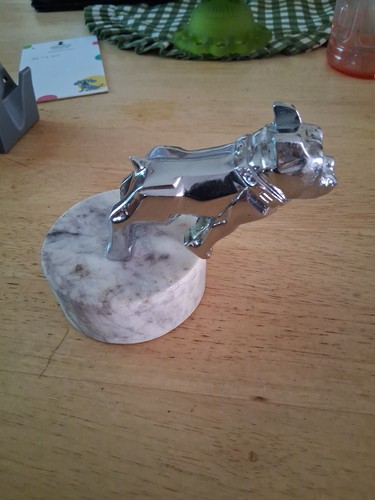 Mack truck bulldog - ,