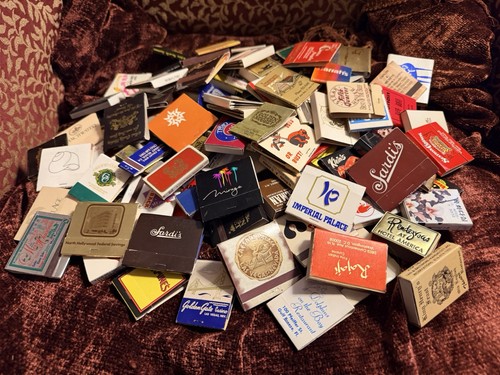 Huge lot 100 - 100+, matchbooks