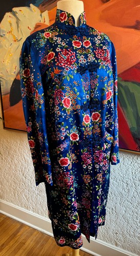 Stunning vintage hand - stunning,