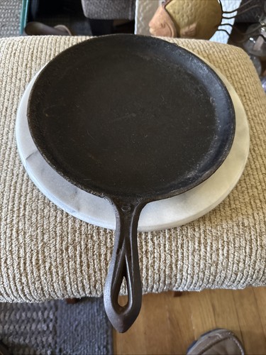Vintage cast iron skillet - iron, late