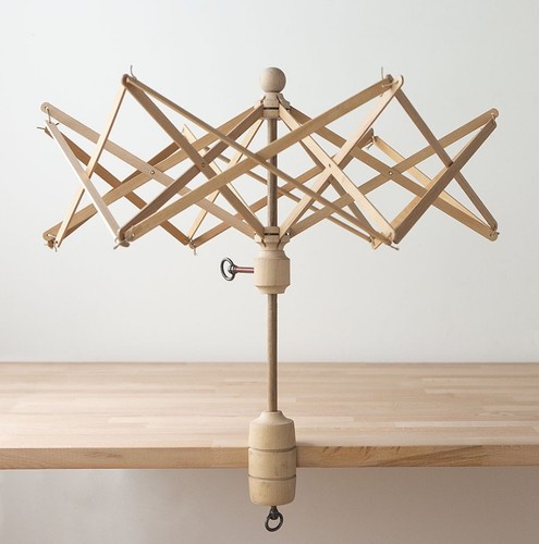 Wooden adjustable yarn swift - adjustable,