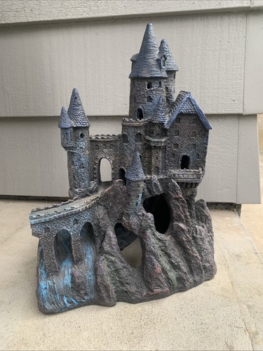 Wizard castle aquarium - wizard,